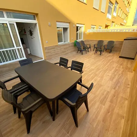 Trendy 3 Bedrooms Apartment *